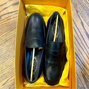Tod’s Men’s Loafers. New In Box! Sz 9.5